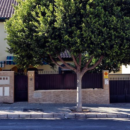 Wonderstays Chalet El Naranjo Seville Exterior photo