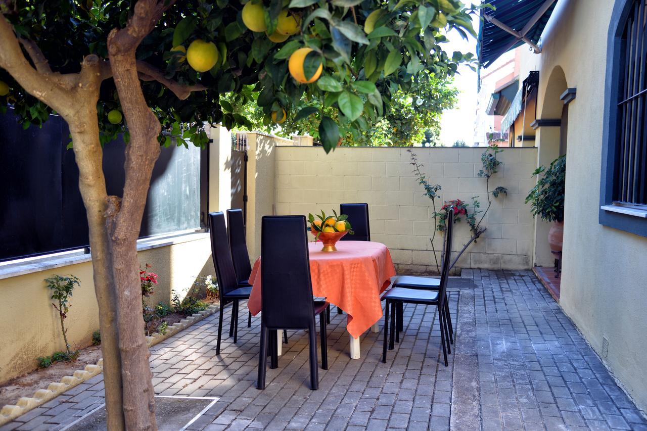Wonderstays Chalet El Naranjo Seville Exterior photo