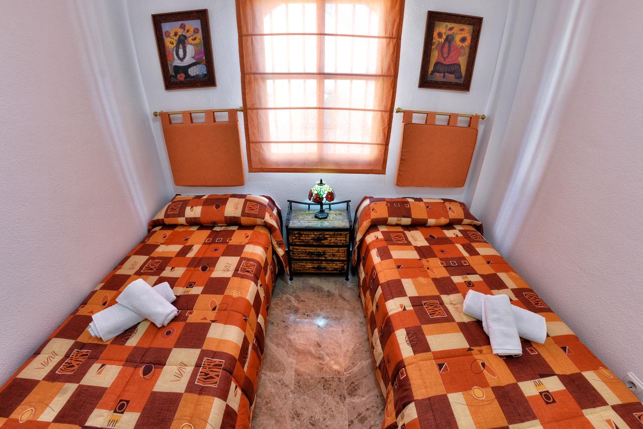 Wonderstays Chalet El Naranjo Seville Exterior photo